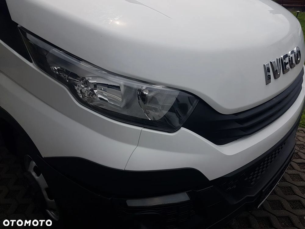 Iveco 35C15 WYWROTKA 3 STRONNA KIPER 3,20x2,06 BLIŹNIAKI KLIMA MANUAL 6-BIEGÓW HAK - 32