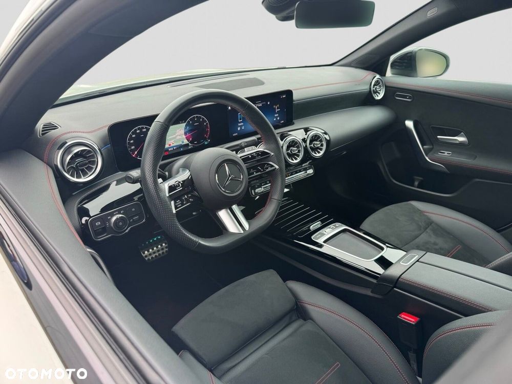 Mercedes-Benz CLA - 25