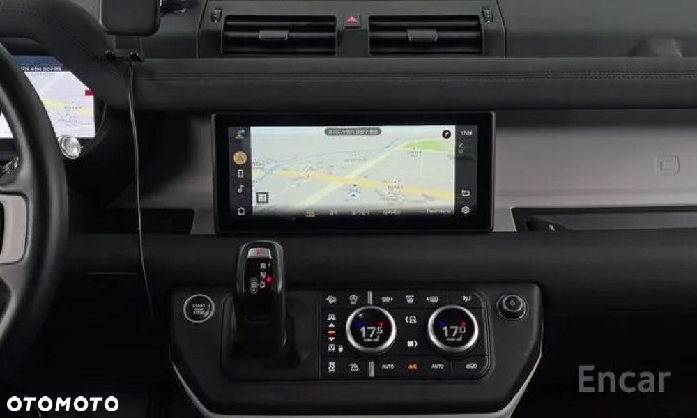 Land Rover Defender - 27