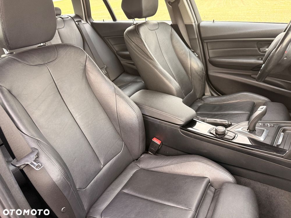 BMW Seria 3 330d xDrive Sport Line - 27