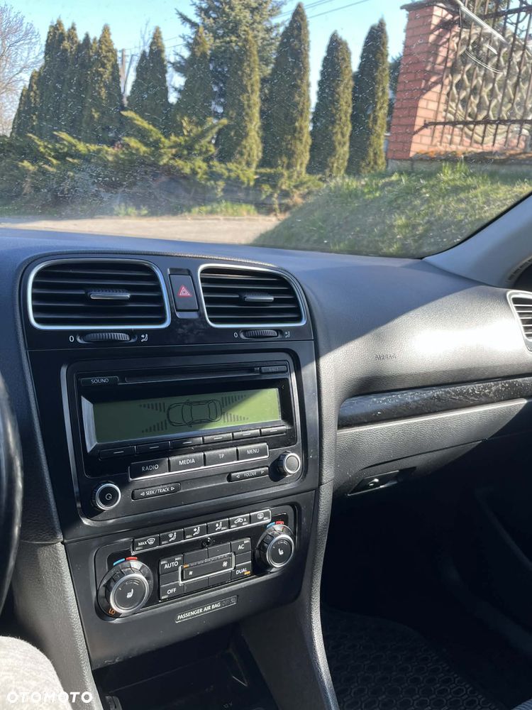 Volkswagen Golf - 6