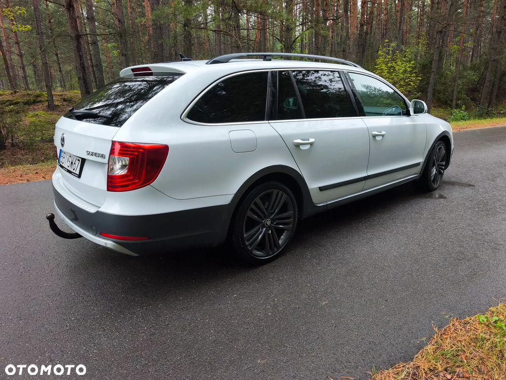 Skoda Superb 2.0 TDI Platinum Outdoor DSG - 11