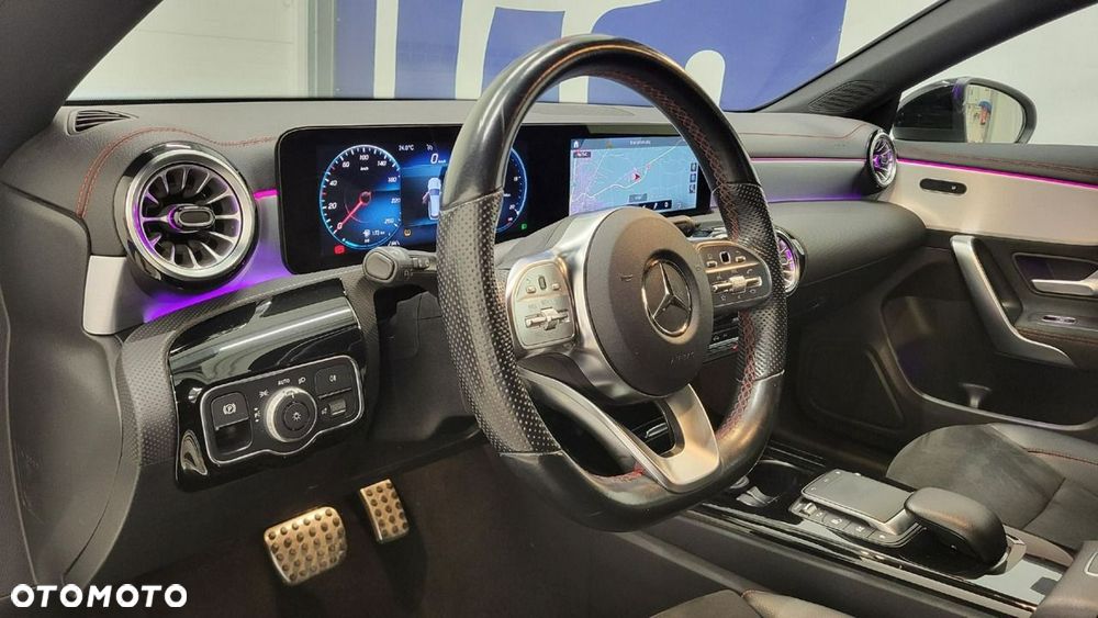Mercedes-Benz CLA - 12