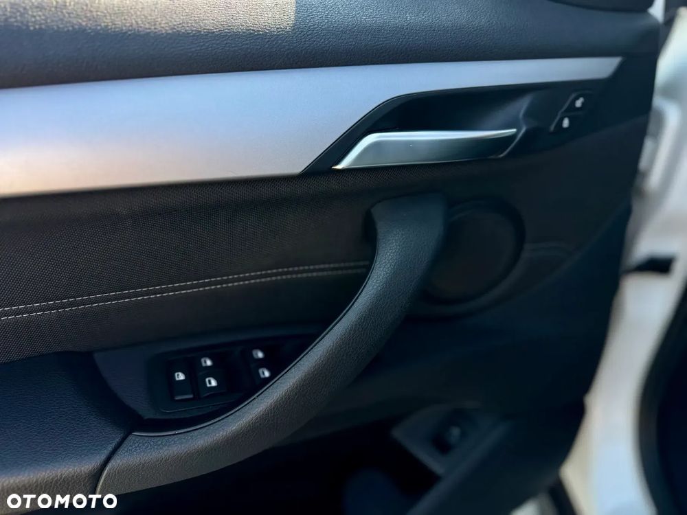 BMW X1 xDrive18d Sport Line - 15