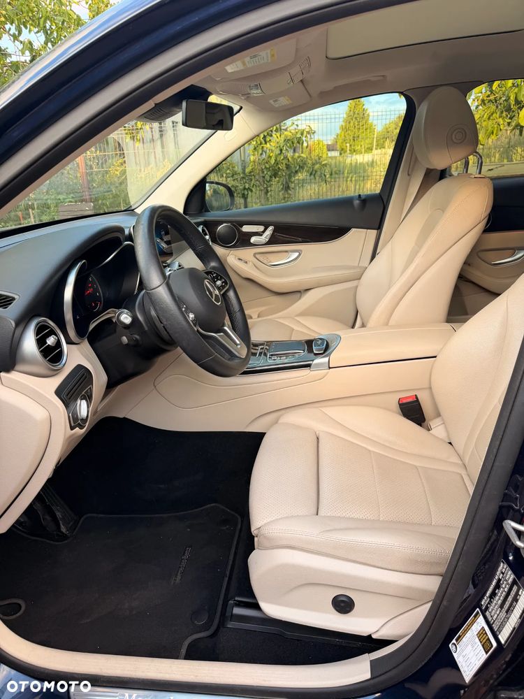 Mercedes-Benz GLC ver-300-4matic-9g--tronic-amg-line - 5