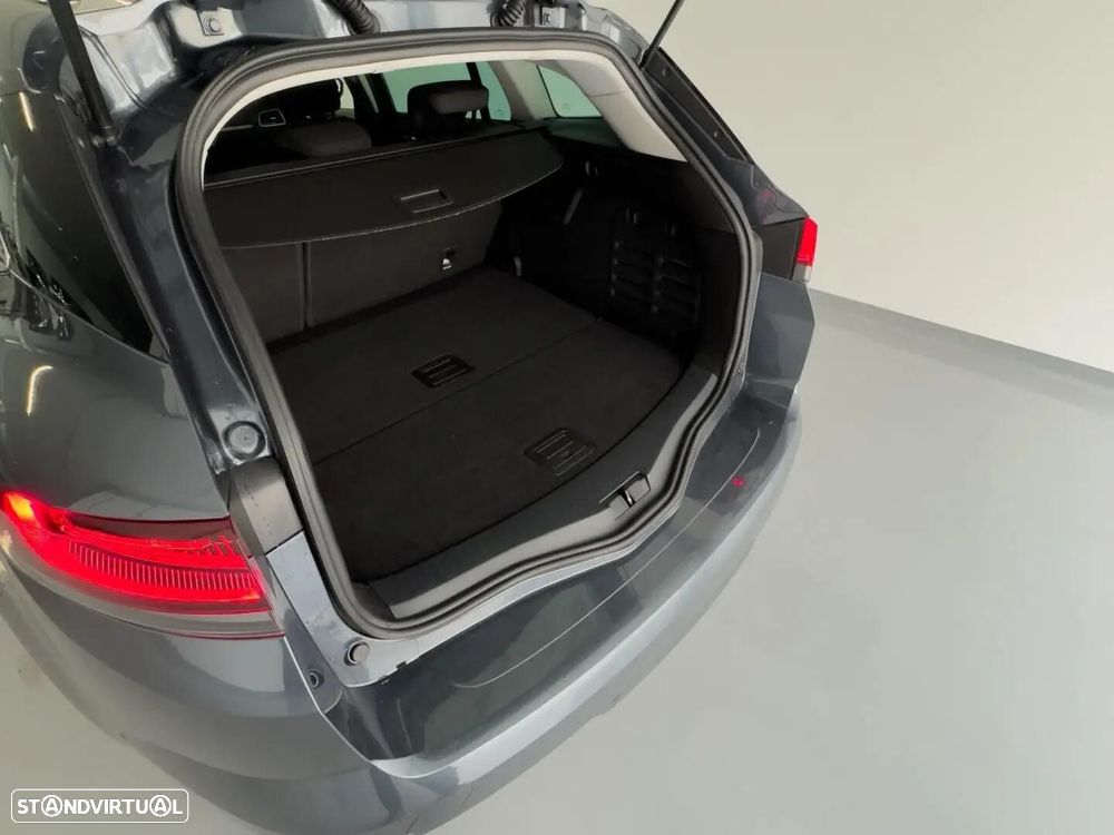 Renault Mégane Sport Tourer - 9