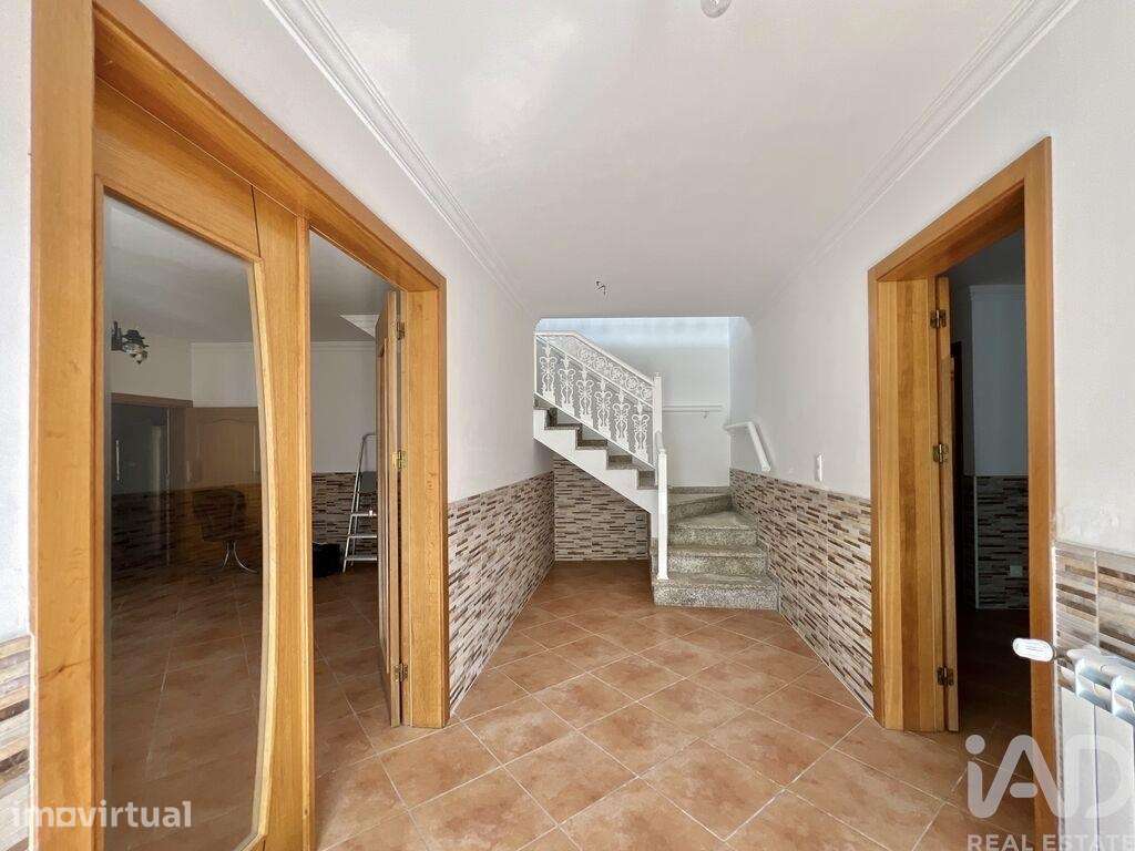 Casa T1 em Sernancelhe e Sarzeda de 121,00 m2 - Grande imagem: 2/21
