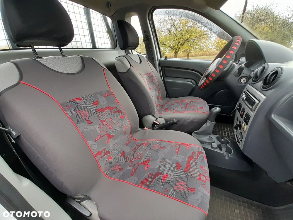 Dacia Logan PICKUP - 12