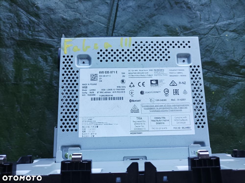 Skoda Fabia III radio wyświetlacz  6V0035871E - 2