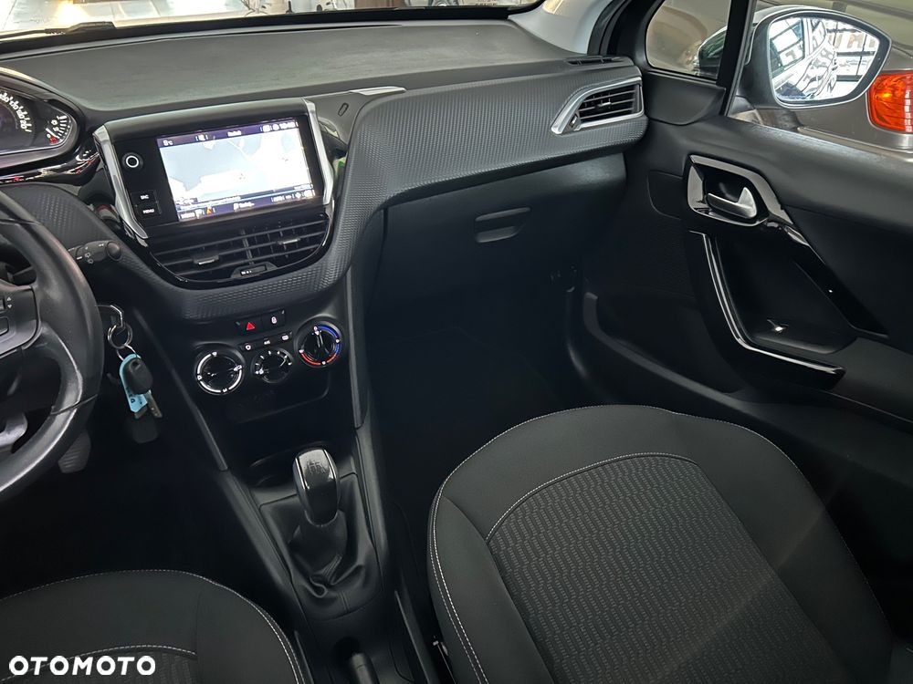 Peugeot 208 PureTech 100 Active Pack - 21