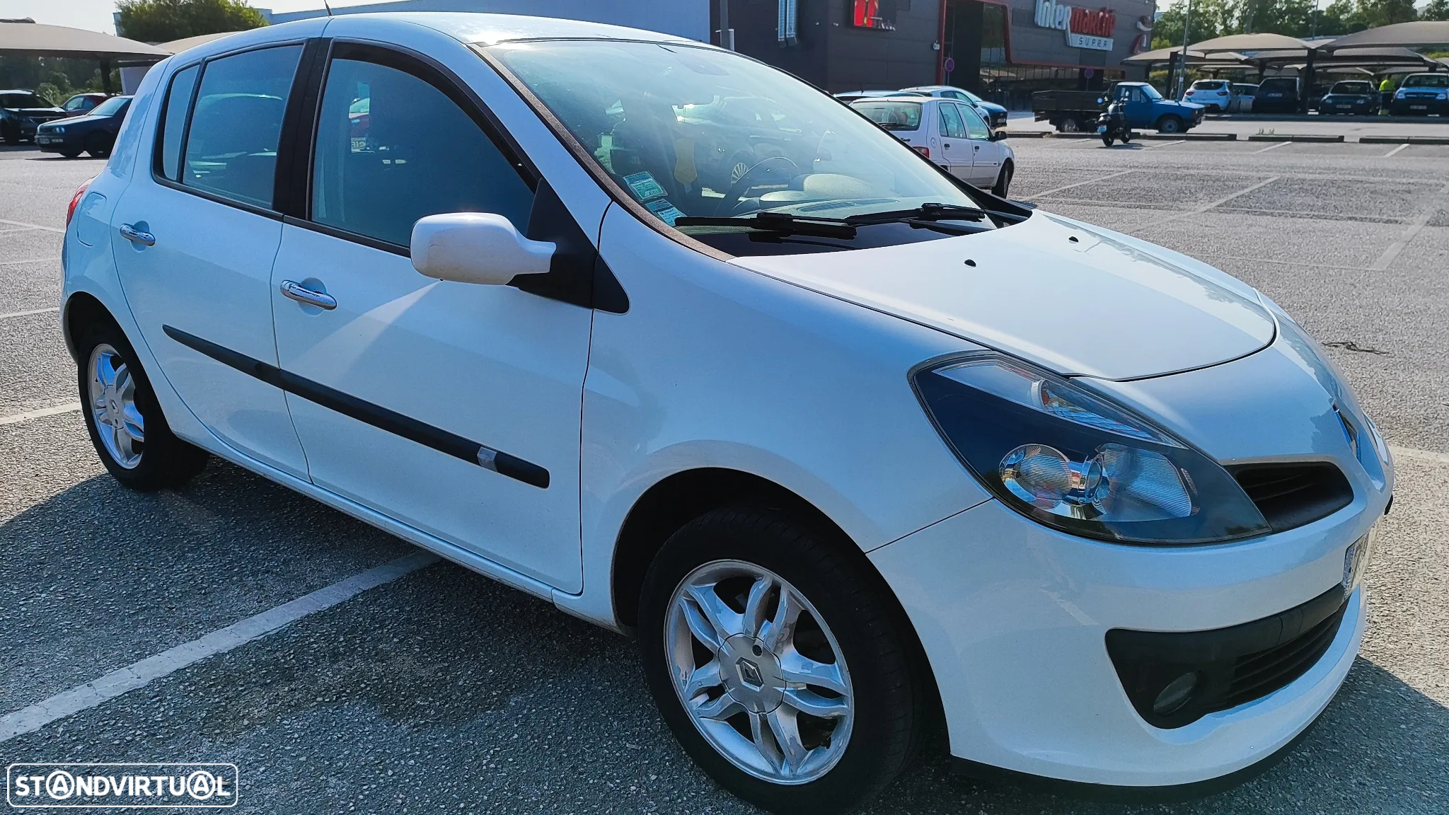 Renault Clio 1.5 dCi Dynamique S - 40