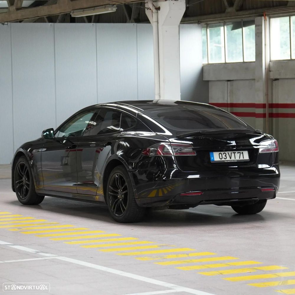 Tesla Model S 85 - 36
