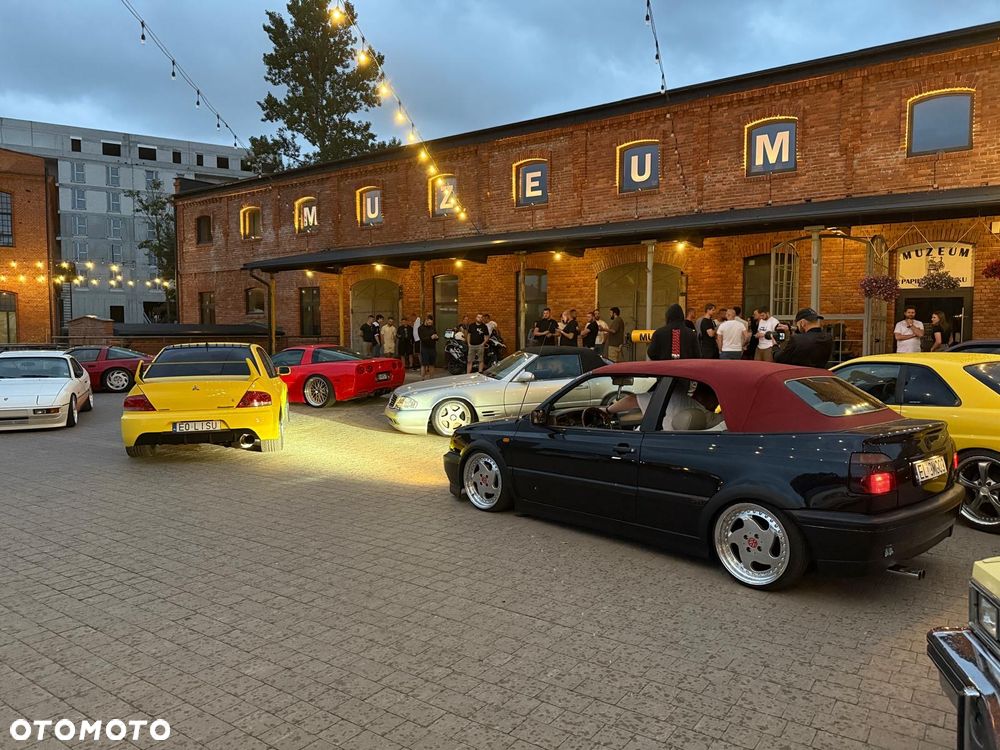 Volkswagen Golf - 24