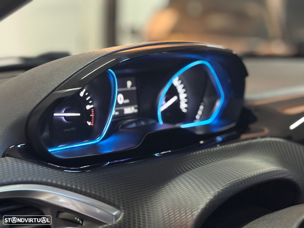 Peugeot 2008 PureTech 110 Stop&Start EAT6 Crossway - 28