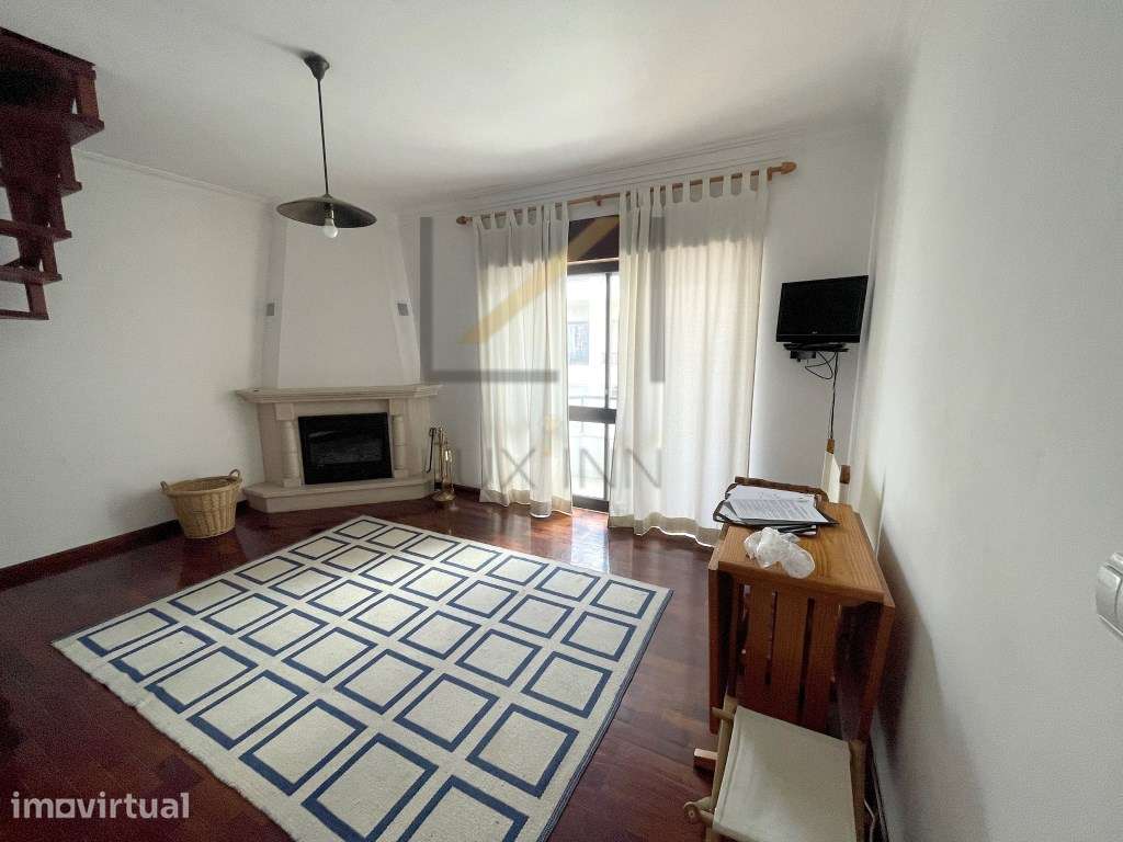 Apartamento T2 no Centro de Carcavelos - Grande imagem: 2/17