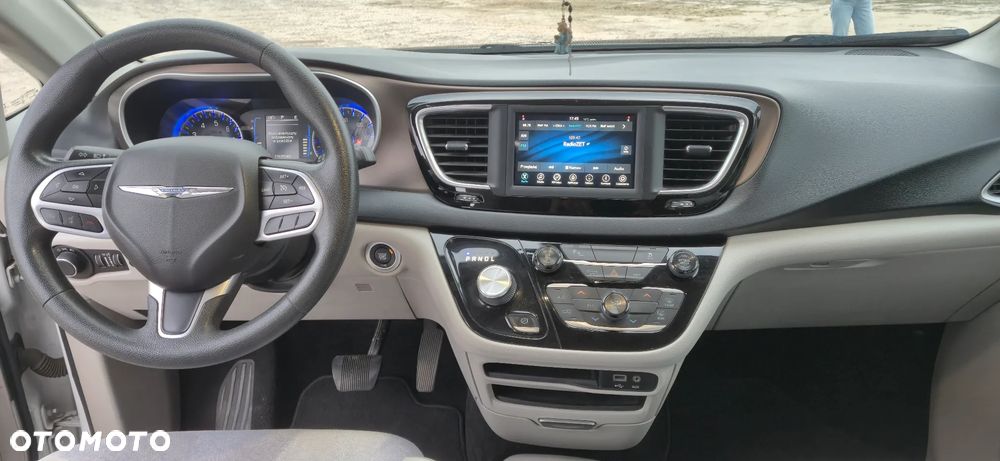 Chrysler Pacifica - 7