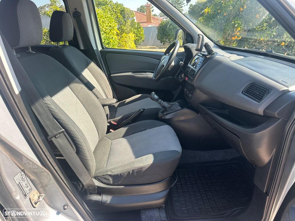 Fiat Doblo 1.3 M-Jet 7L Start&Stop - 24