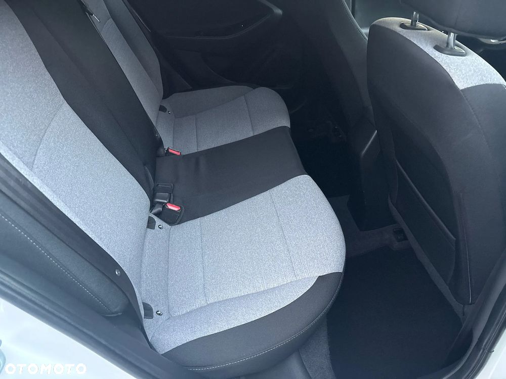 Hyundai i20 1.2 Intro Edition - 18