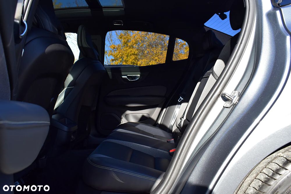 Volvo S60 B5 B AWD R-Design - 6