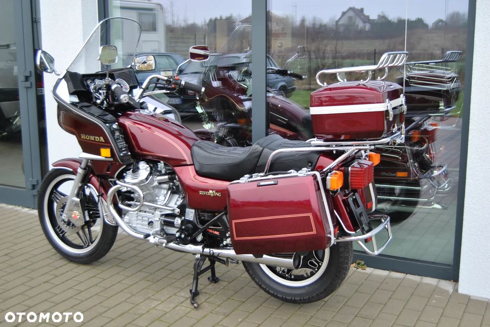 Honda GL - 40