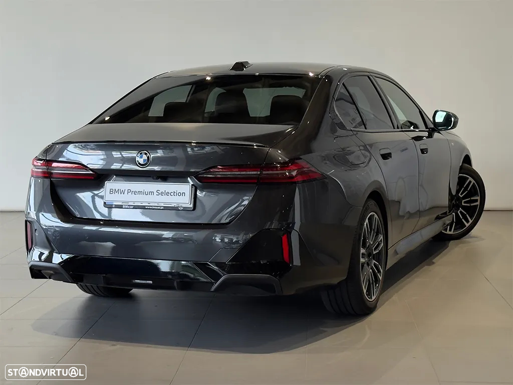 BMW 520 d Pack Desportivo M - 4