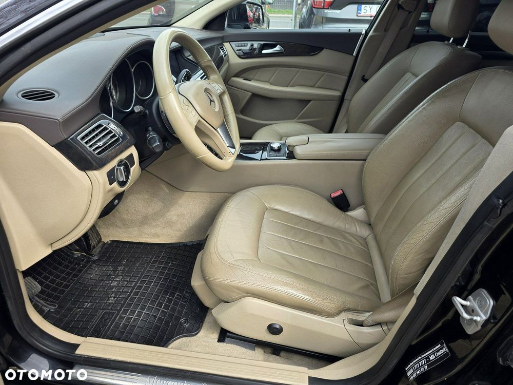 Mercedes-Benz CLS - 6