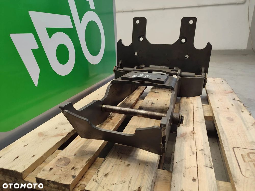 Zaczep hydrauliczny dolny Hitch Massey Ferguson 6714 (17147425) - 2