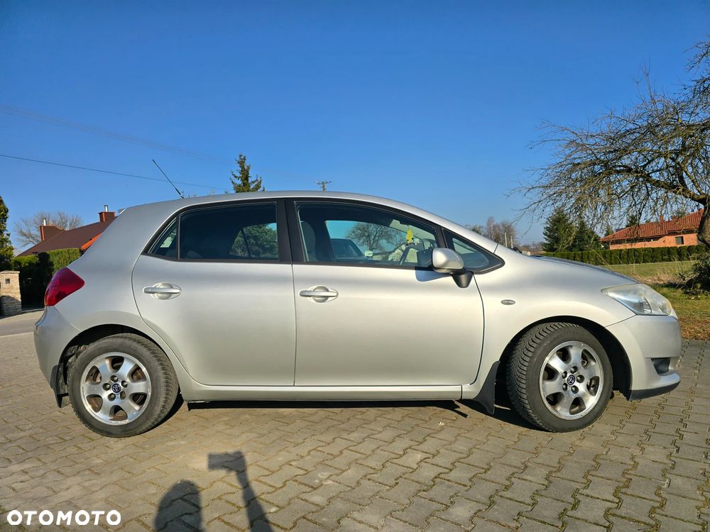 Toyota Auris 2.0 D-4D 2010 - 3