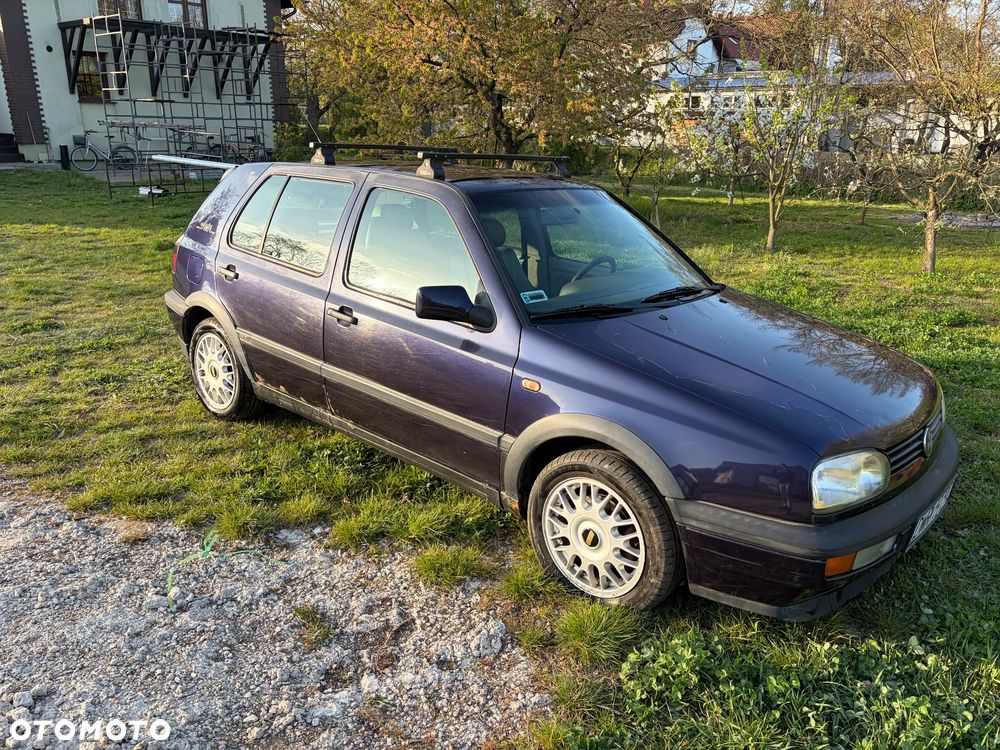 Volkswagen Golf - 1