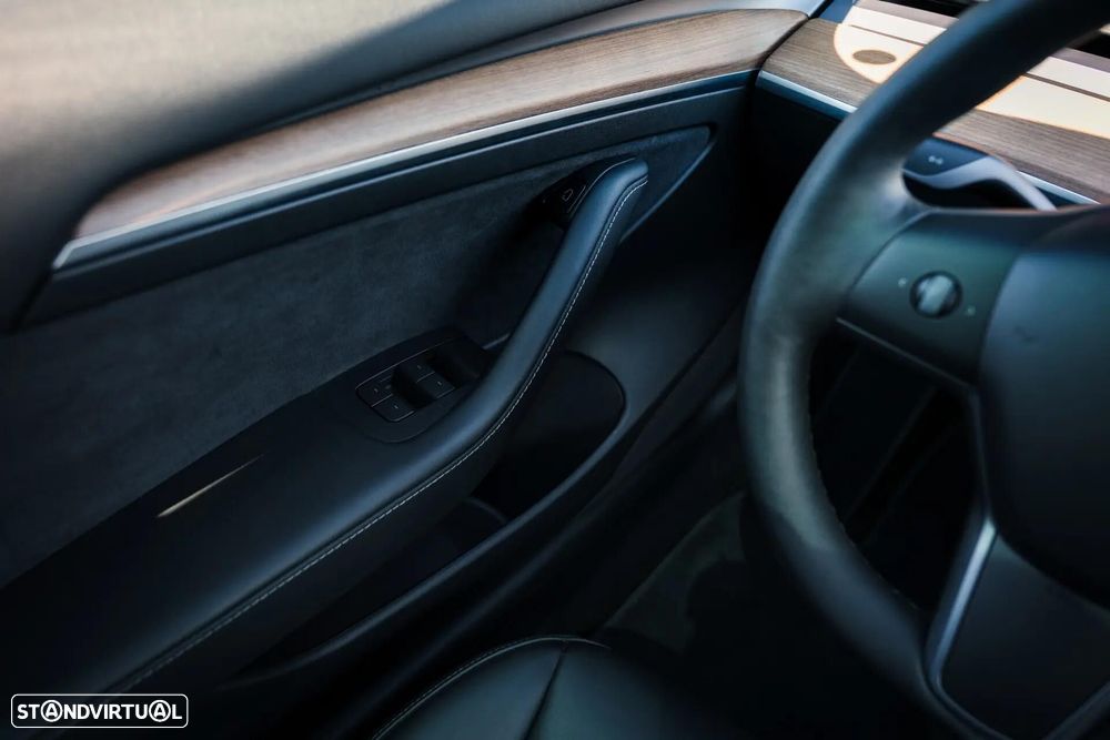 Tesla Model 3 Performance Dual Motor AWD - 29