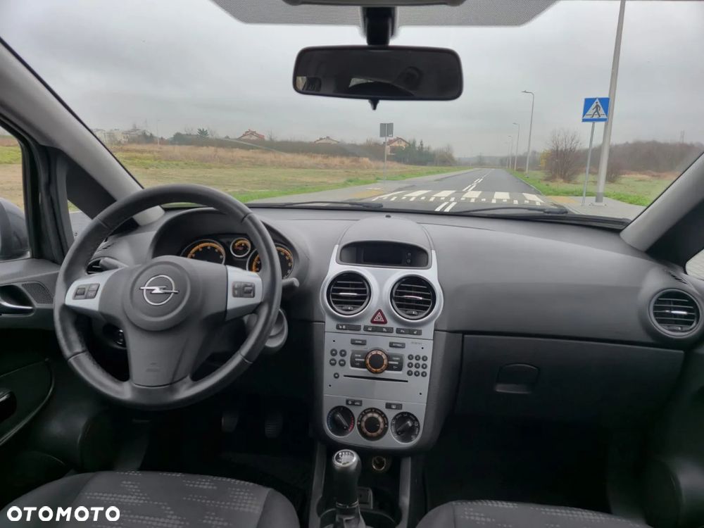 Opel Corsa 1.4 16V Satellite - 14