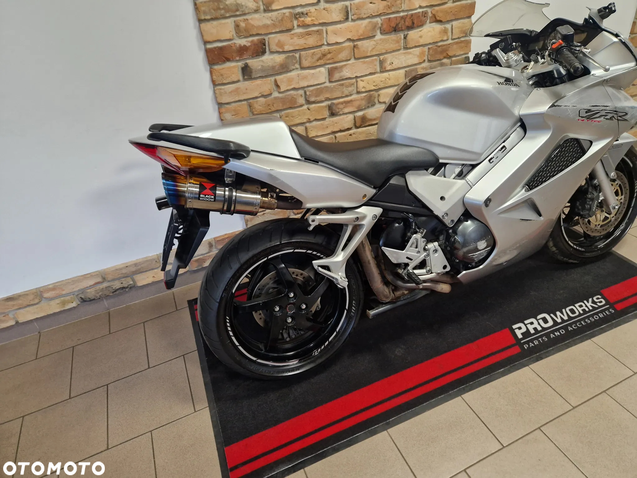 Honda VFR - 2