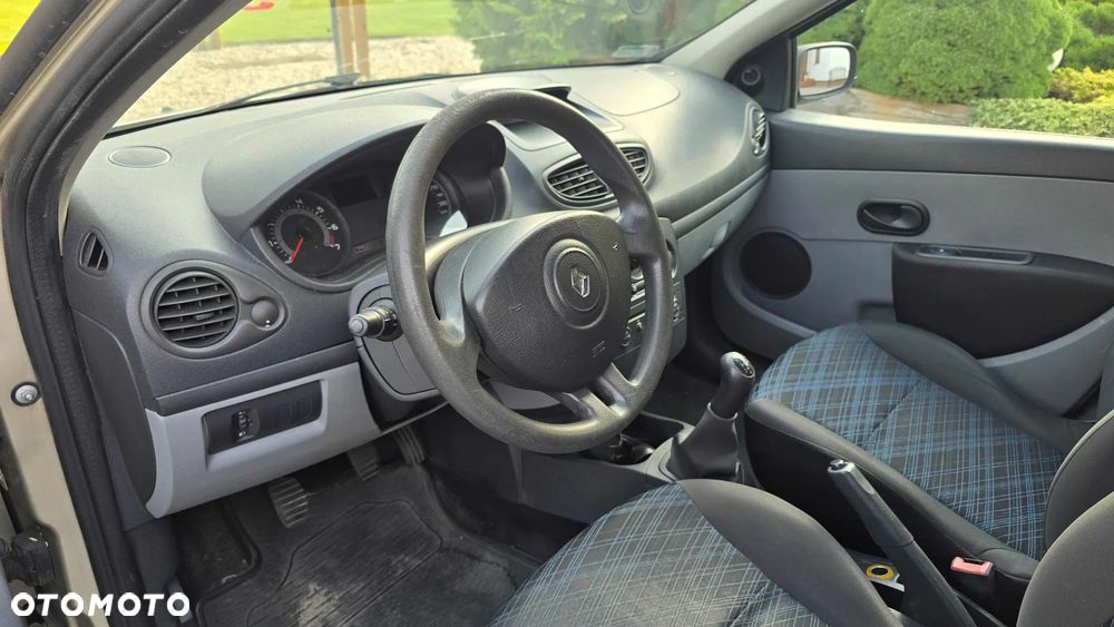 Renault Clio 1.4 16V Authentique - 8