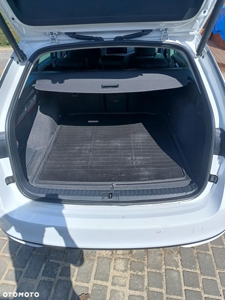 Skoda Octavia 2.0 TDI DSG Selection - 7