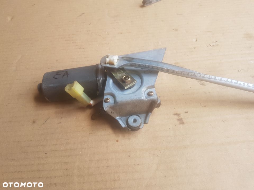 Suzuki Swift EA mechanizm ramię wycieraczki szyby tylnej - 9