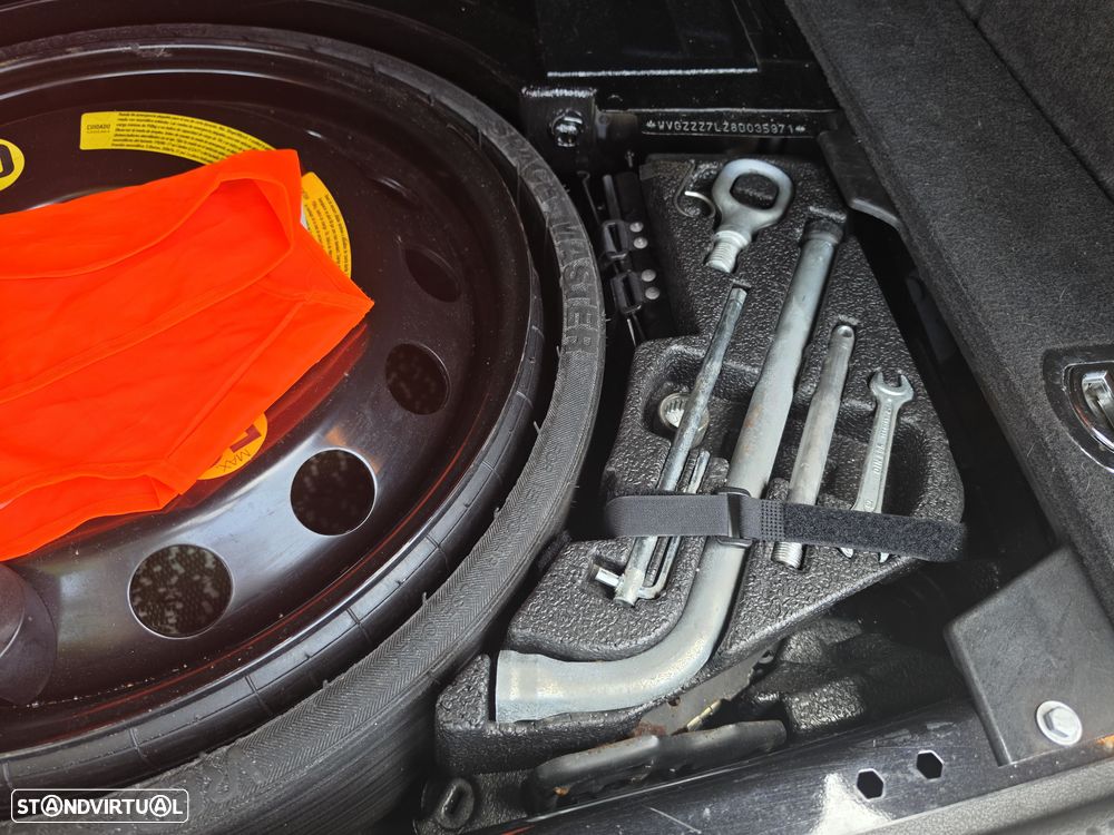 VW Touareg 3.0 TDI V6 - 26