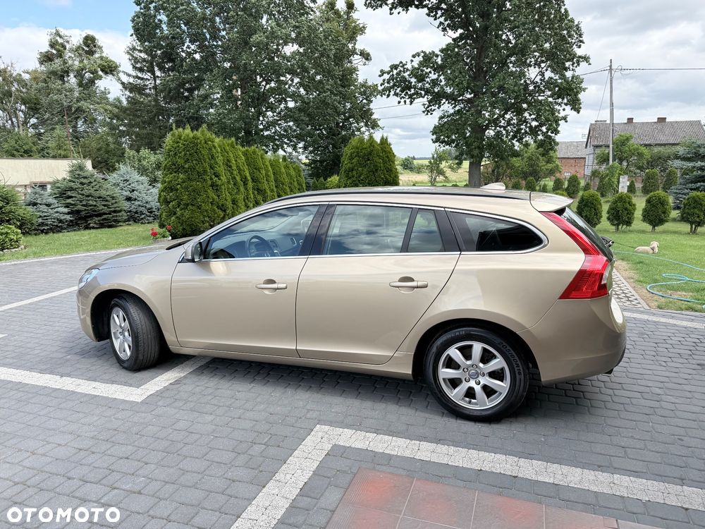 Volvo V60 DRIVe Momentum - 3