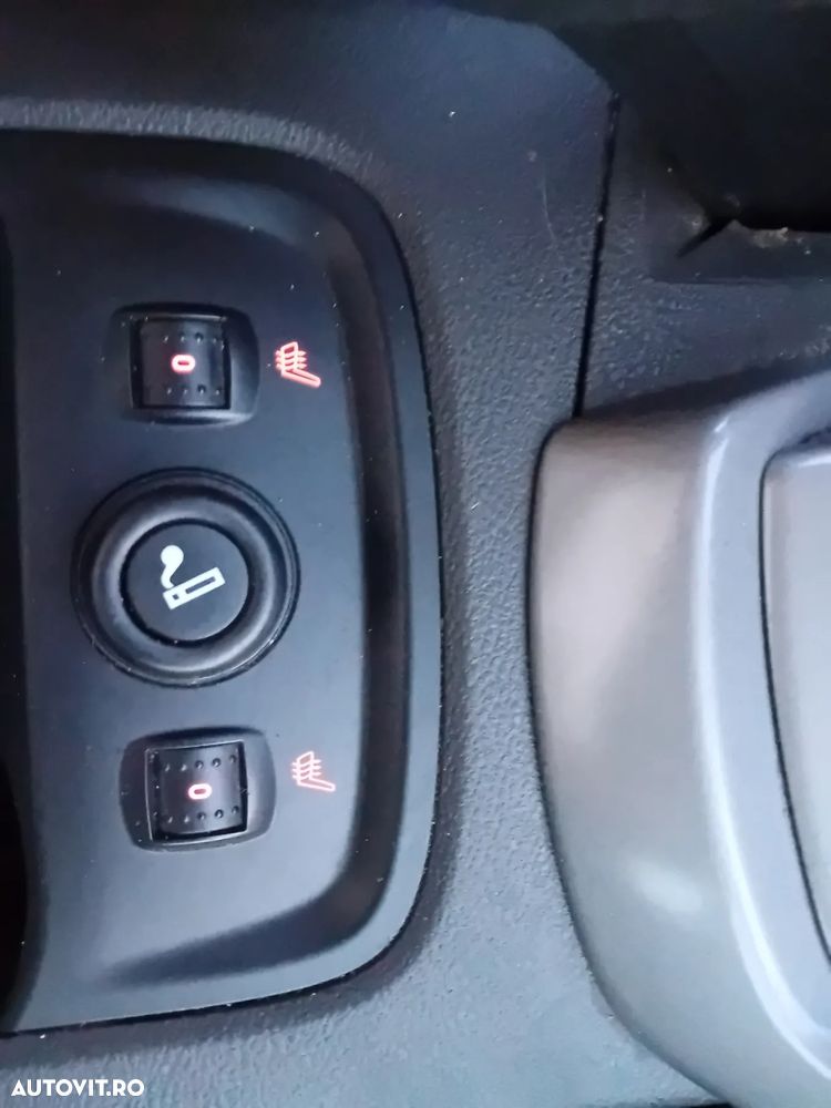 Ford Focus ver-1-0-ecoboost-active-business - 15