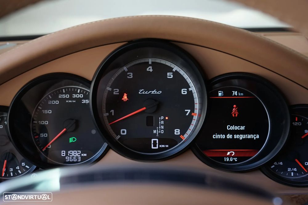 Porsche Panamera Turbo PDK - 29