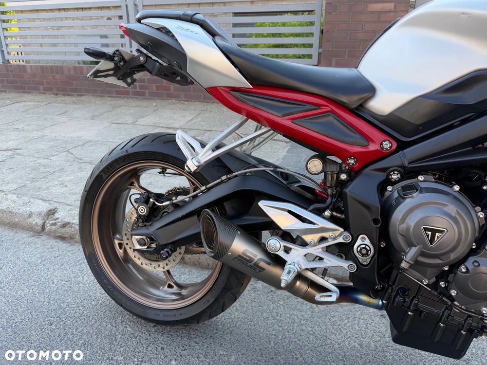 Triumph Street Triple - 16