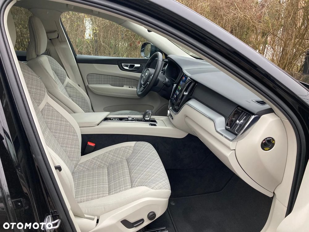 Volvo XC 60 B4 D Core - 9