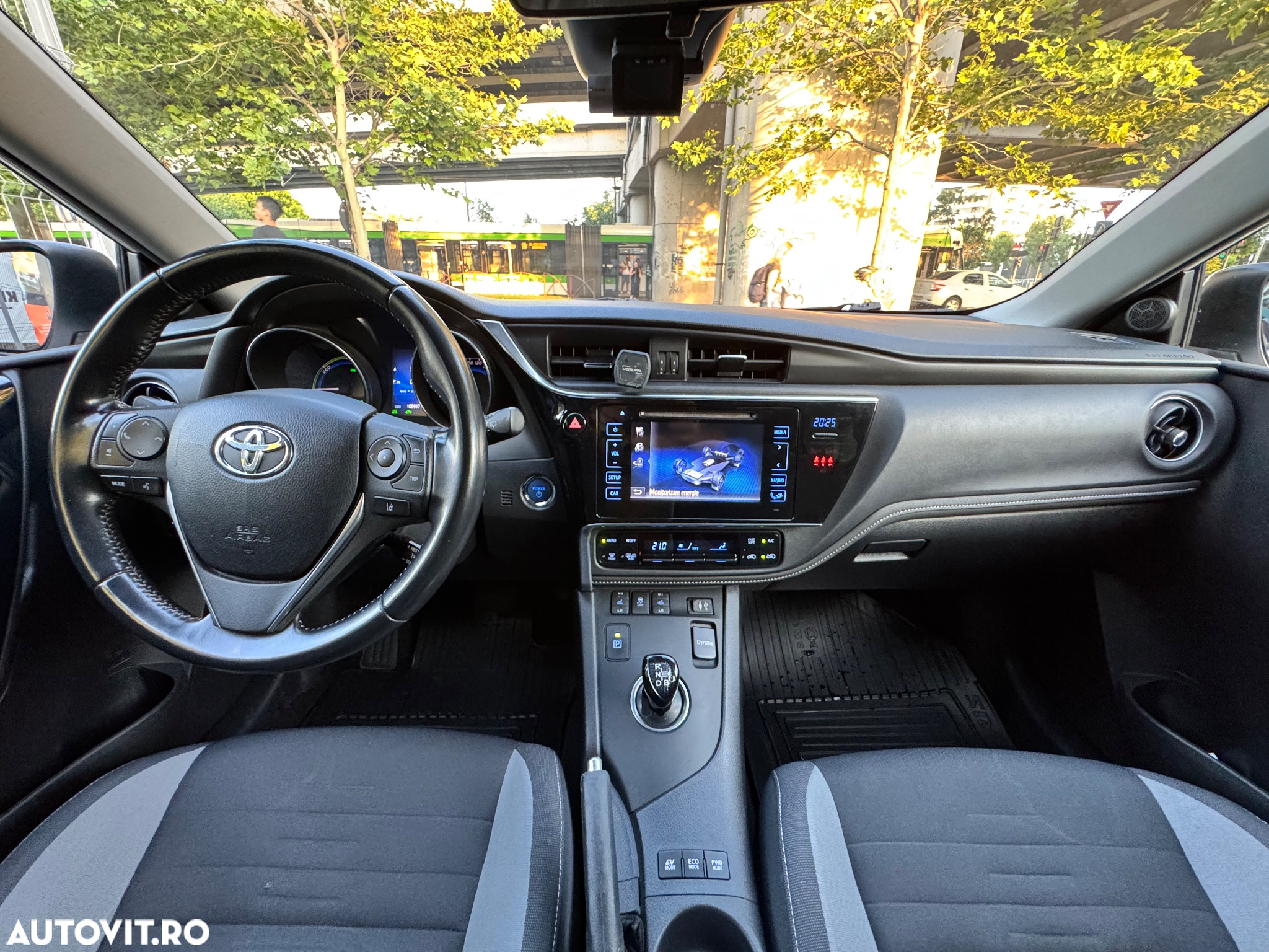 Toyota Auris 1.8 L VVT-i Hybrid Sol - 5