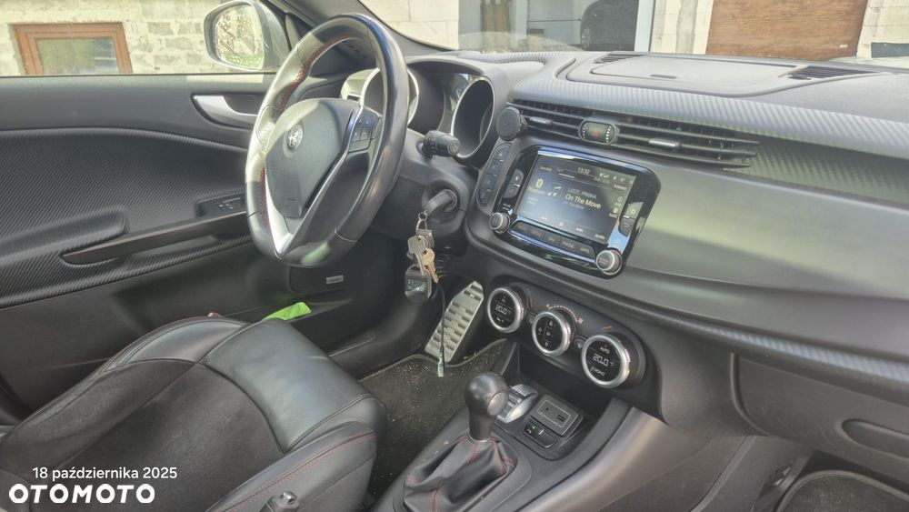 Alfa Romeo Giulietta 1750 TBi Veloce TCT - 8