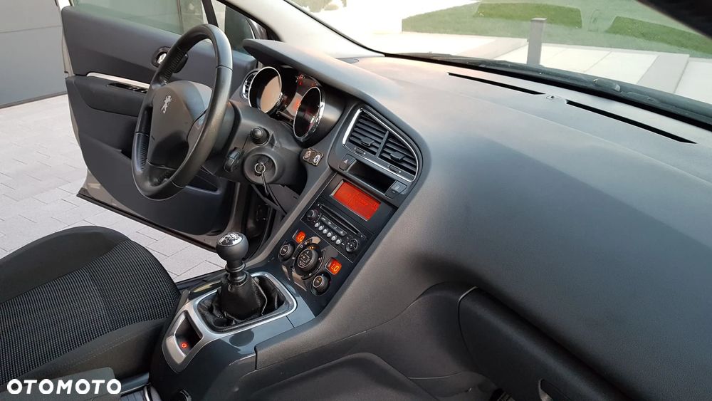 Peugeot 5008 HDI 115 Allure - 33