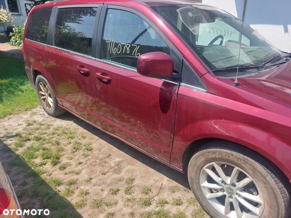 Dodge Grand Caravan - 8