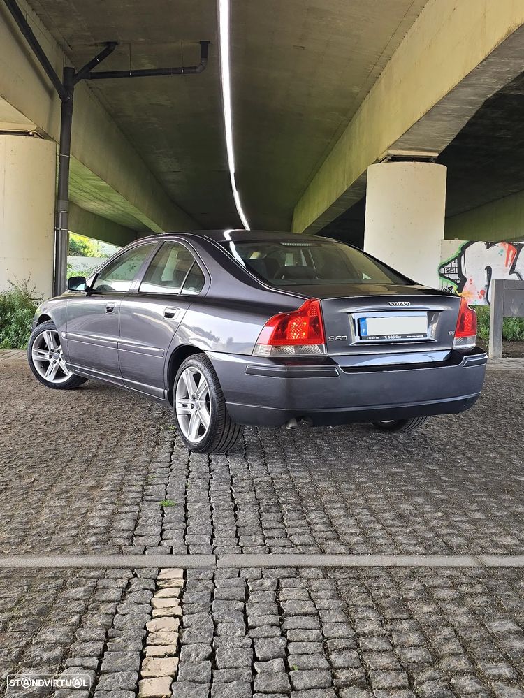 Volvo S60 2.4 D5 Nivel 3 Auto. - 2
