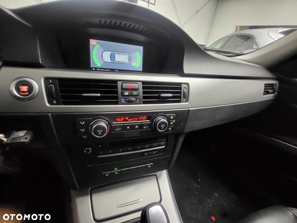 BMW Seria 3 318i - 5