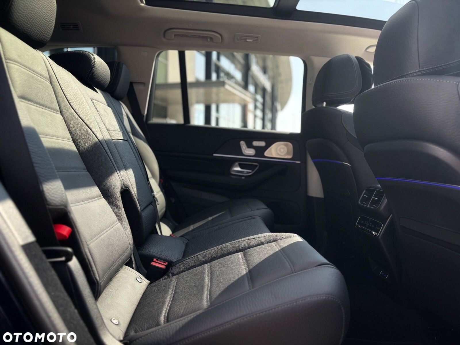 Mercedes-Benz GLS - 13