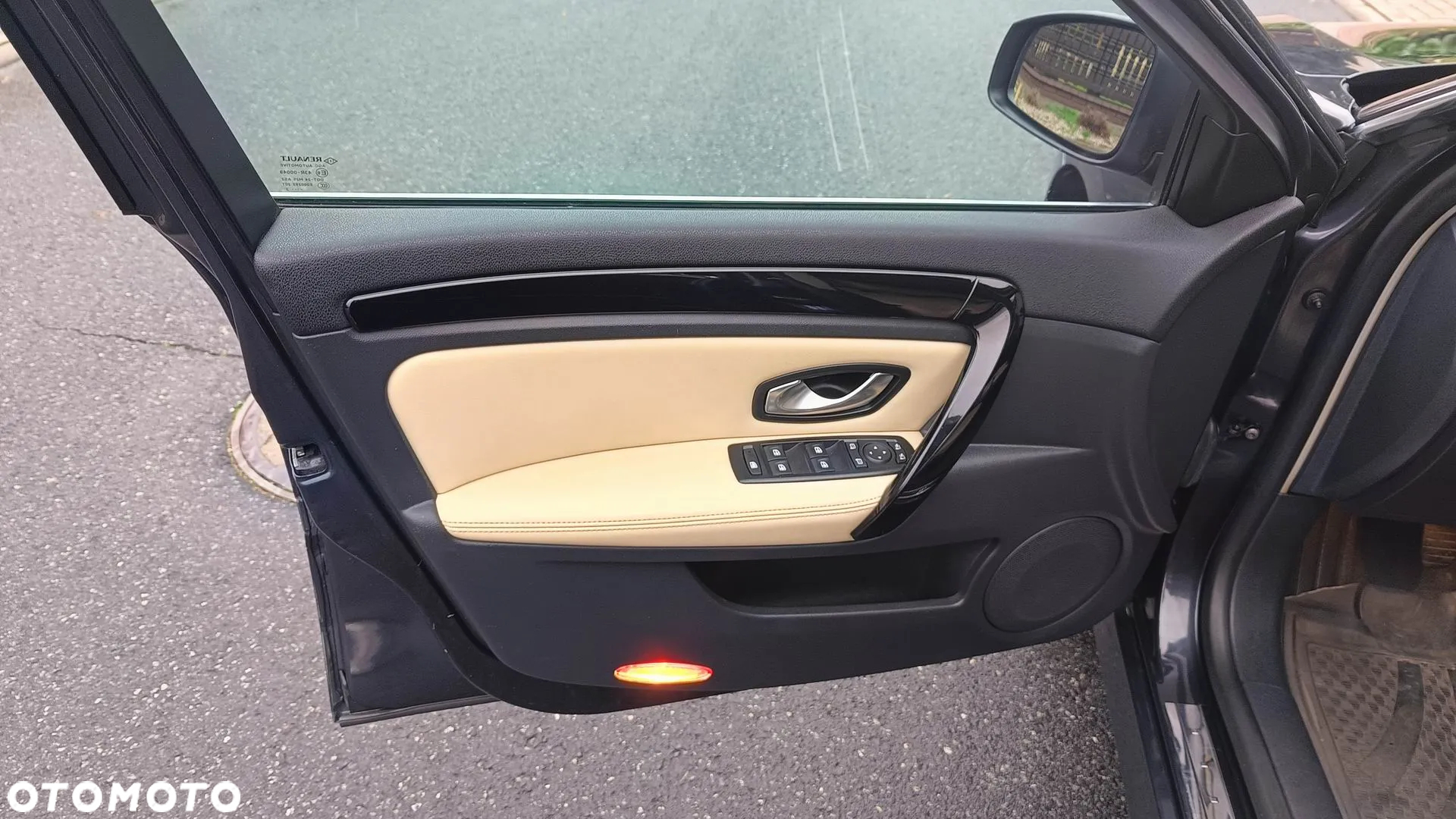Renault Laguna 2.0 dCi FAP Initiale - 35