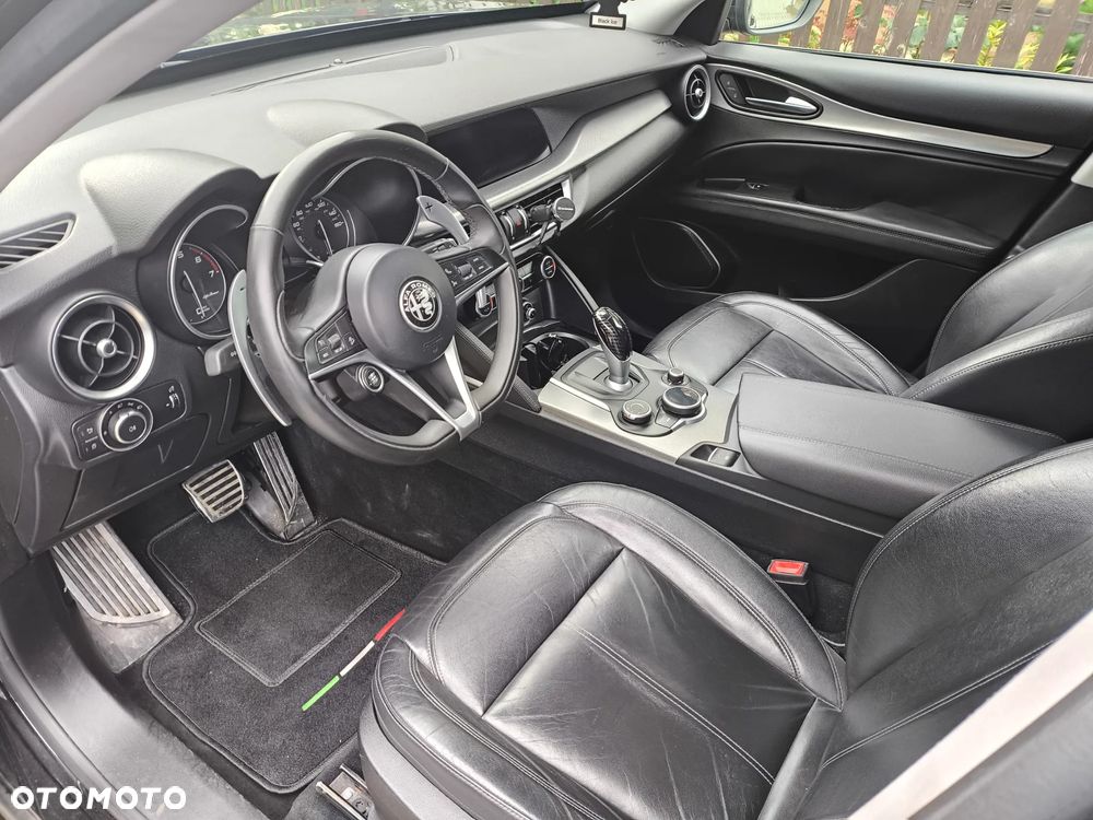 Alfa Romeo Stelvio 2.0 Turbo Executive Q4 - 5